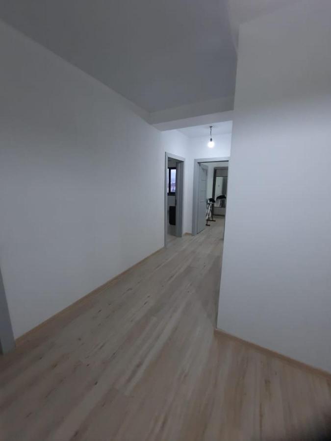 Diplomat - 2 Apartment Bishkek Bagian luar foto