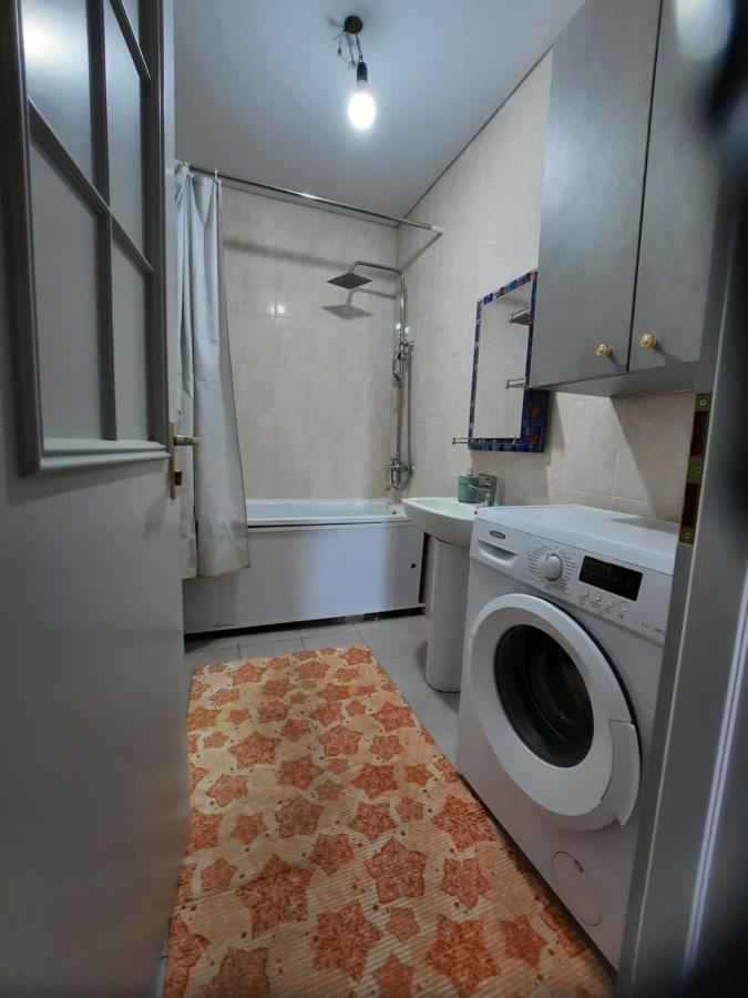 Diplomat - 2 Apartment Bishkek Bagian luar foto