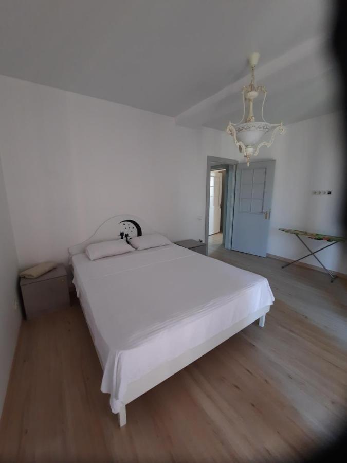 Diplomat - 2 Apartment Bishkek Bagian luar foto